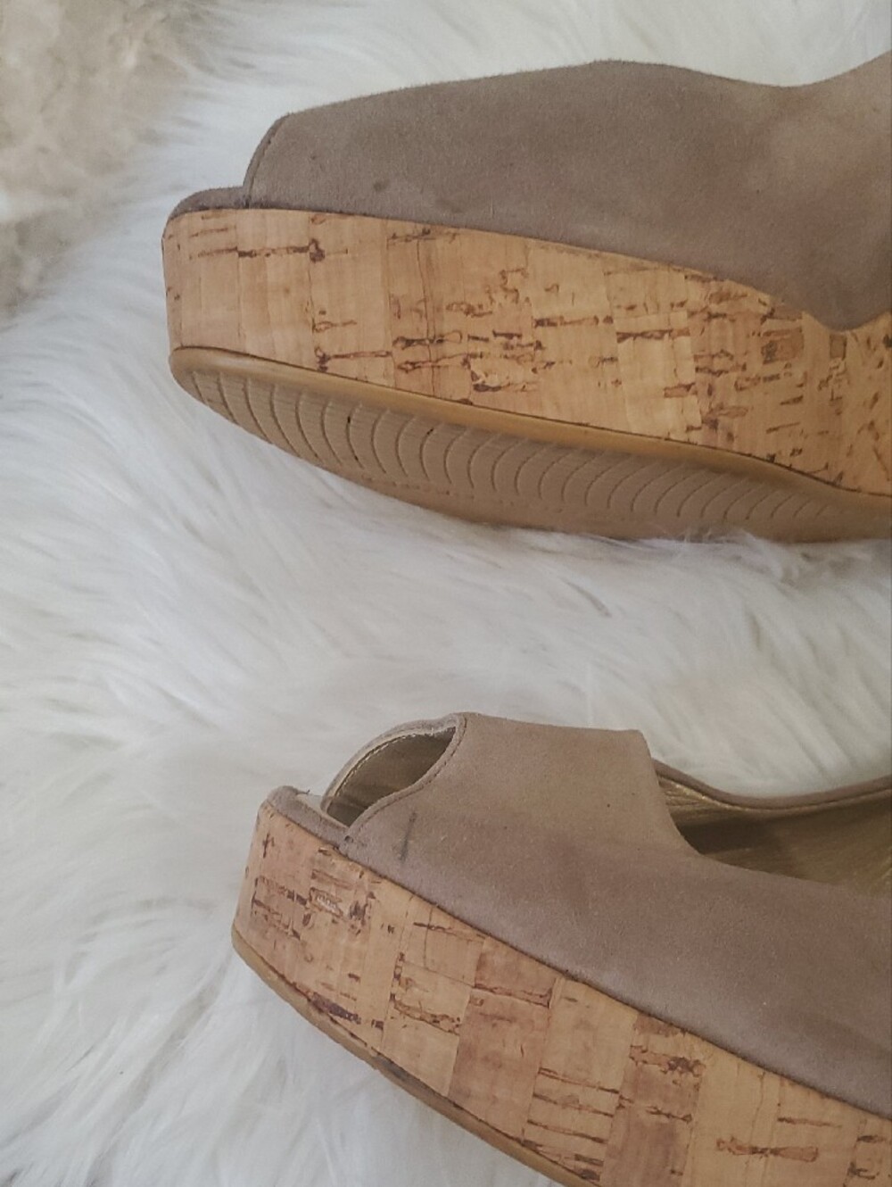 Stuart Weitzman Taupe Suede Cork Wedge Pumps Open Toe Size 9.5 - Picture 3 of 13